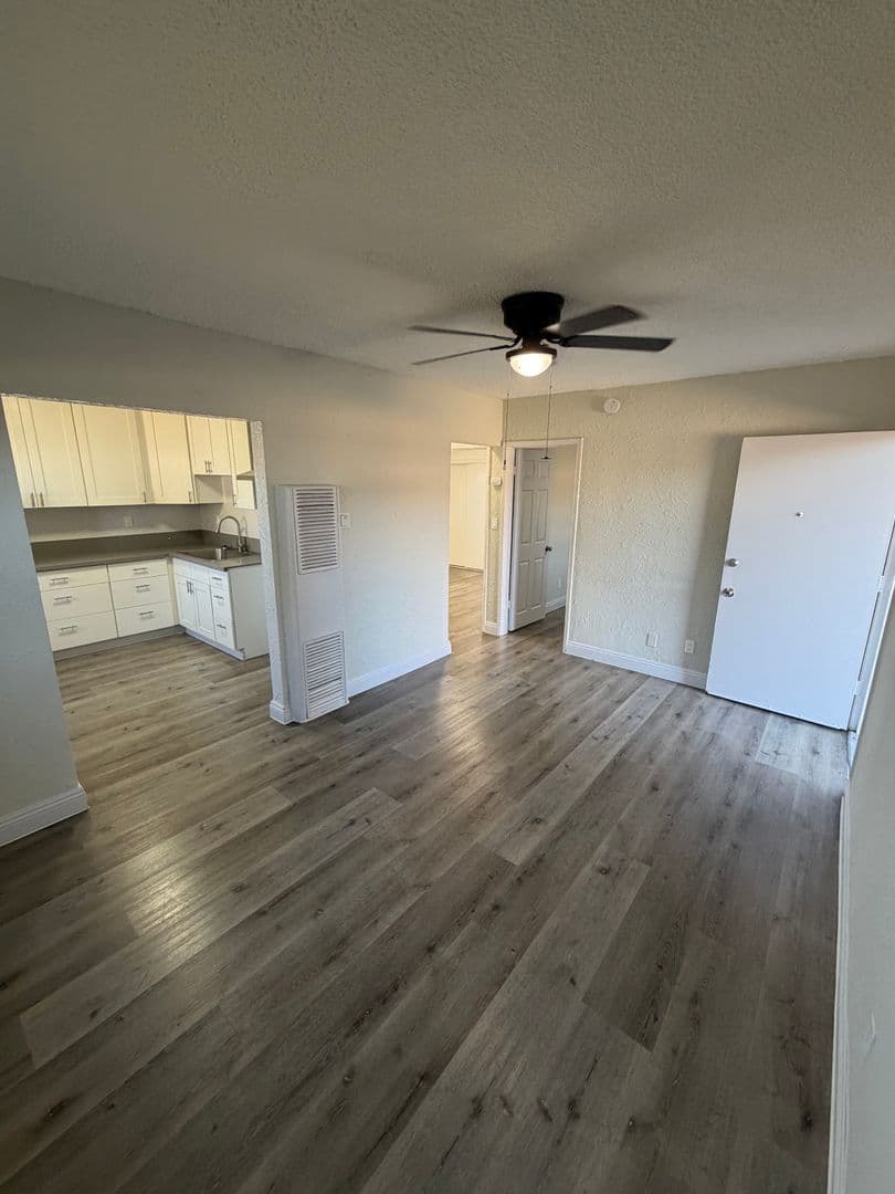 Los Angeles Apartment: 7843 S. Towne Avenue