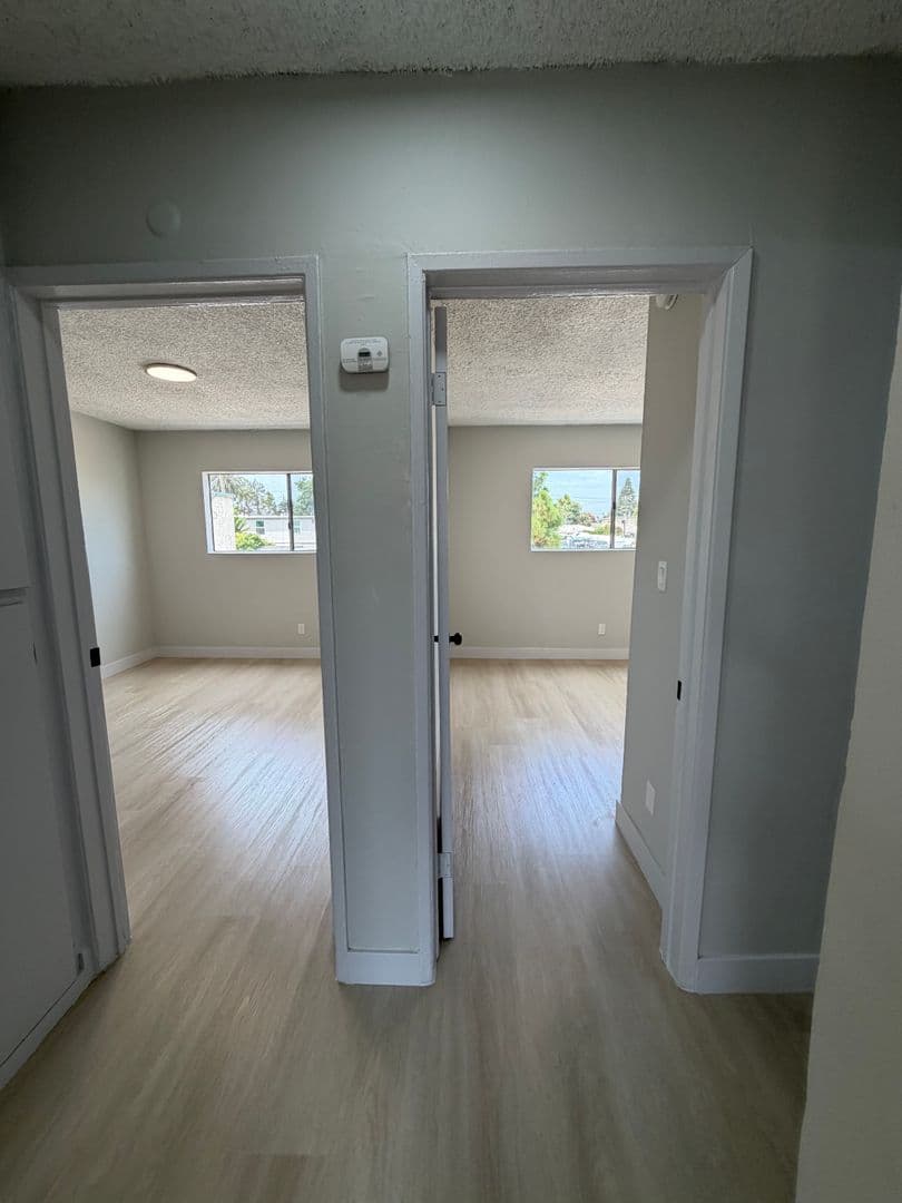 Los Angeles Apartment: 609 W. 94th Street