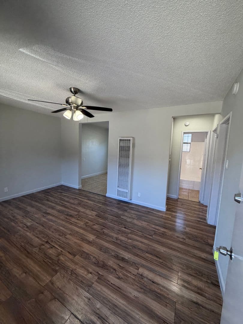 Los Angeles Apartment: 1338 W. 57th Street
