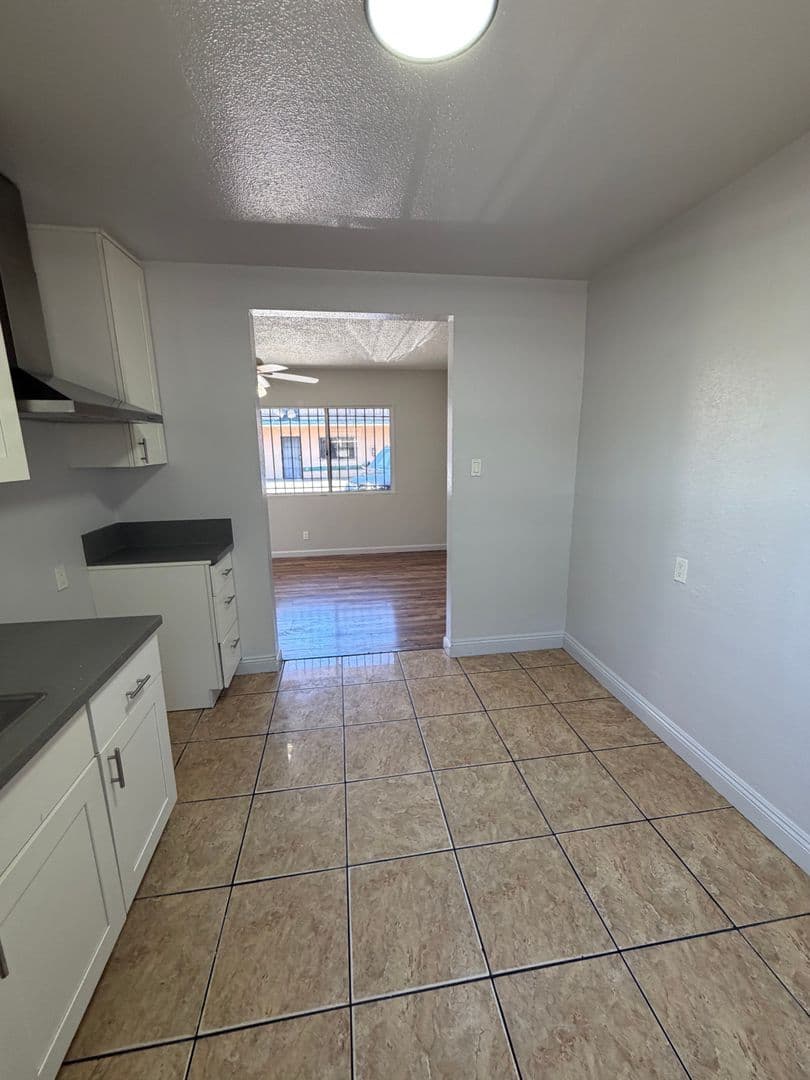 Los Angeles Apartment: 1338 W. 57th Street