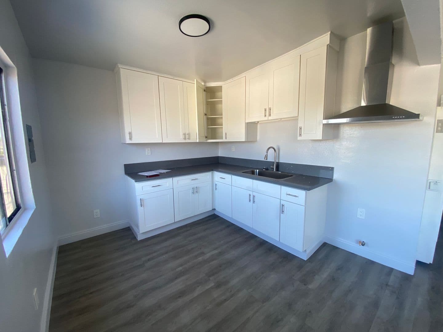 Los Angeles Apartment: 7406 S. Hoover Street