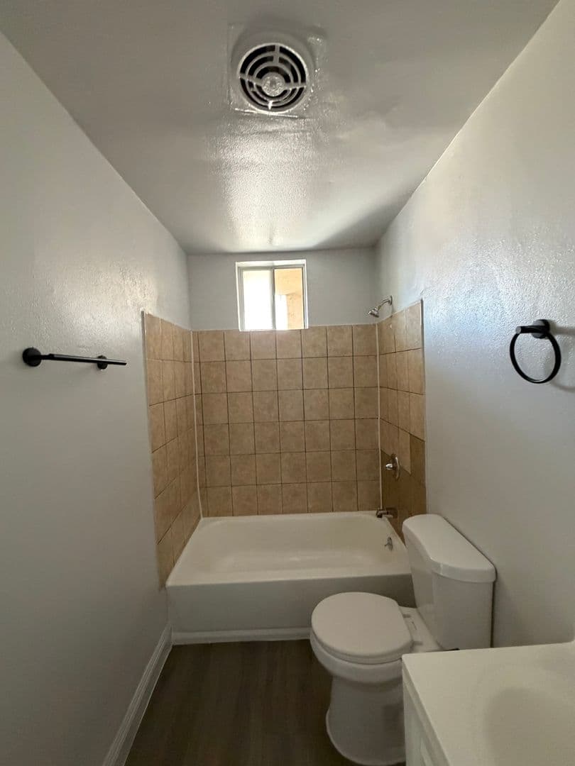 Los Angeles Apartment: 2508 S. West View Street