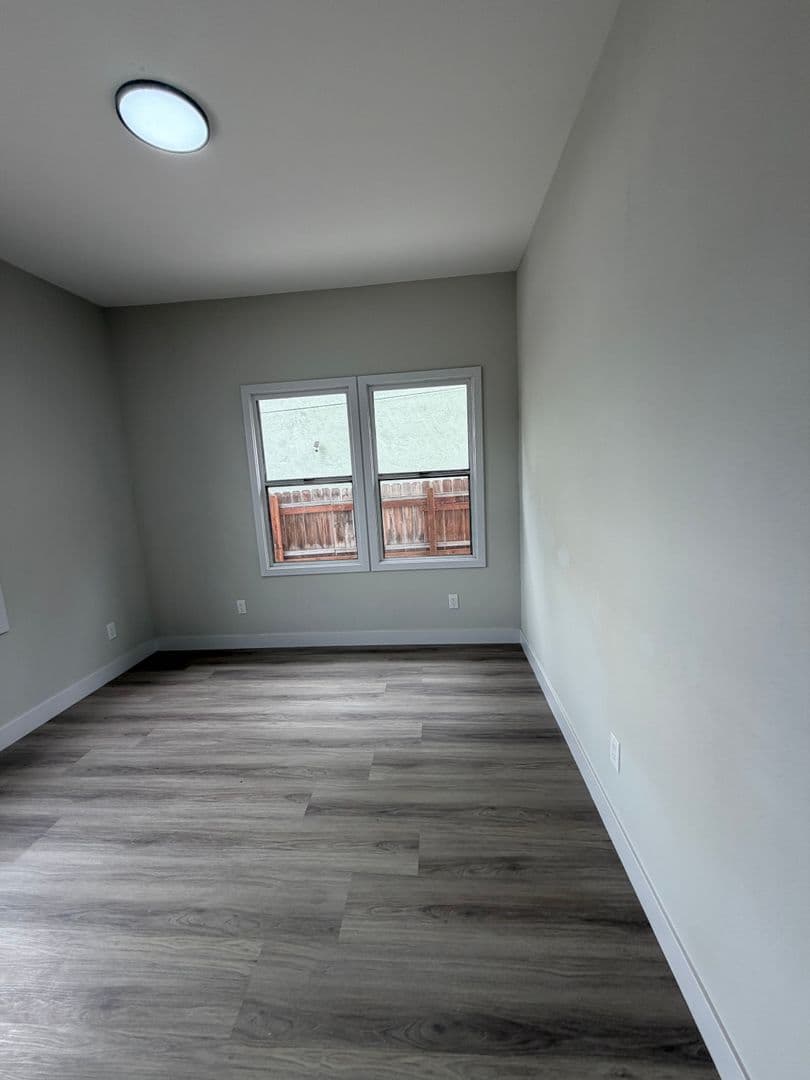 Los Angeles Apartment: 611 W. 46th Street