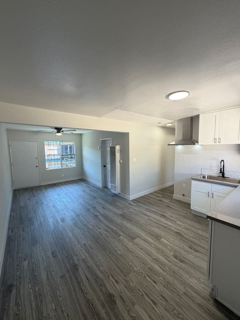 Los Angeles Apartment: 7830 S. Western Avenue