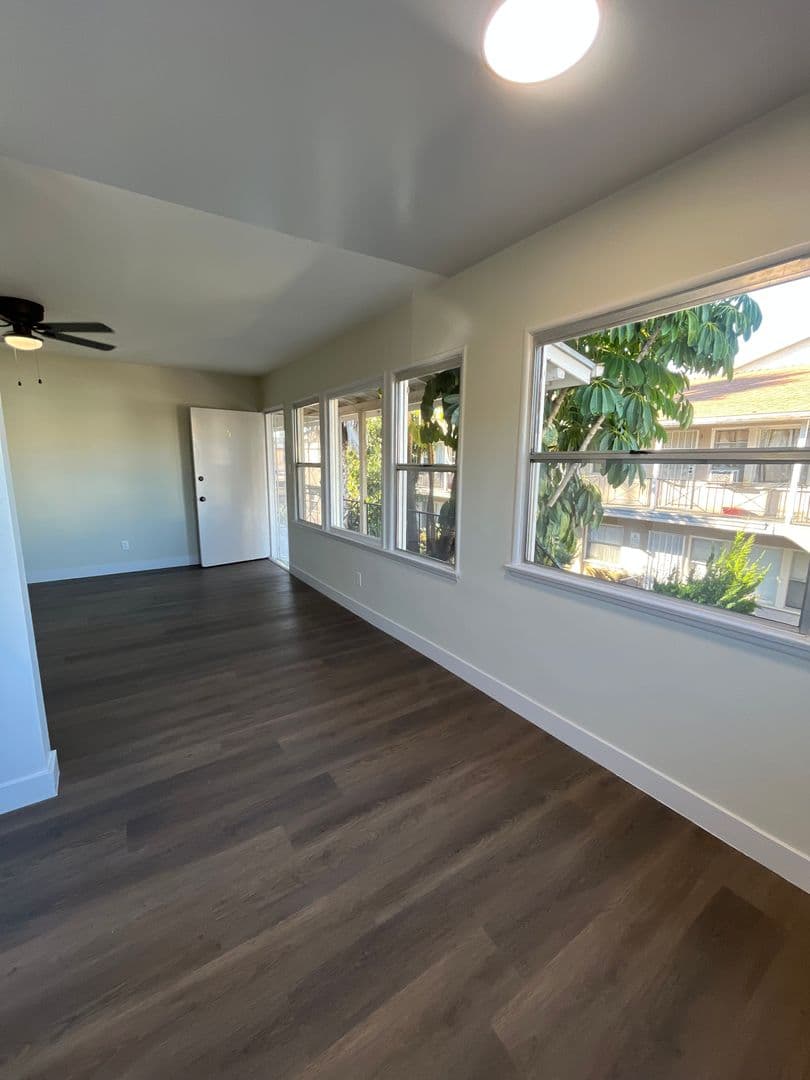 Los Angeles Apartment: 3965 S. Normandie Avenue