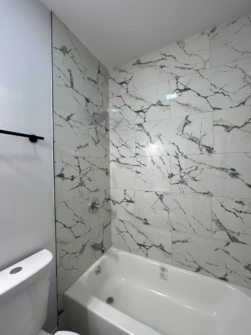 Los Angeles Apartment: 611 W. 46th Street