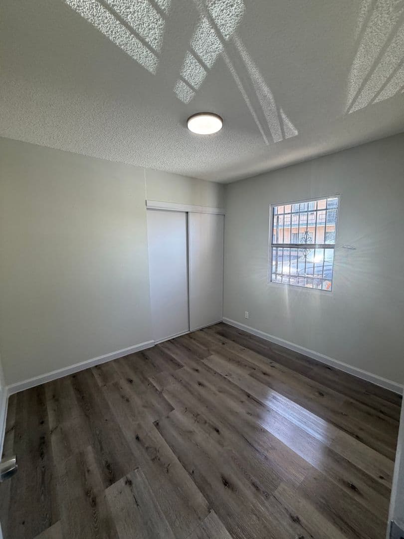 Los Angeles Apartment: 1338 W. 57th Street