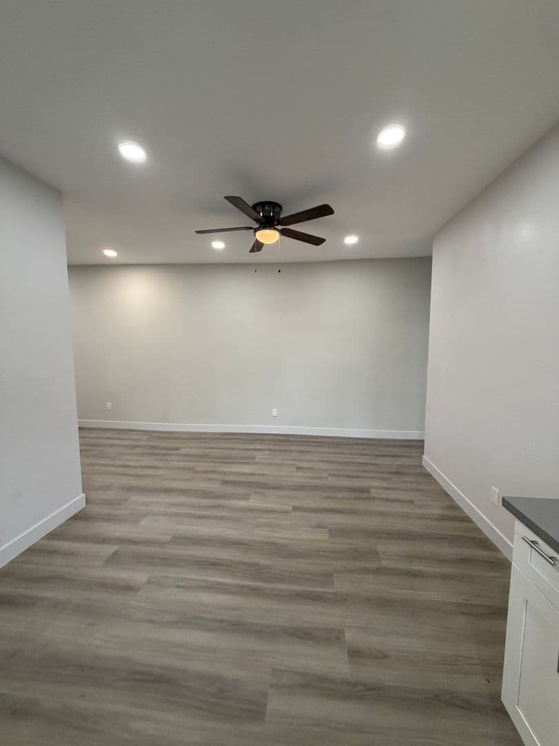 Los Angeles Apartment: 611 W. 46th Street