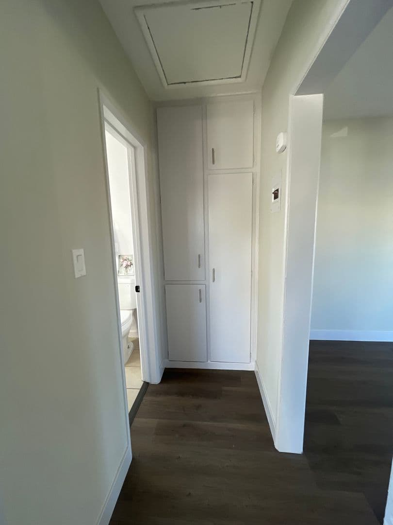 Los Angeles Apartment: 3965 S. Normandie Avenue