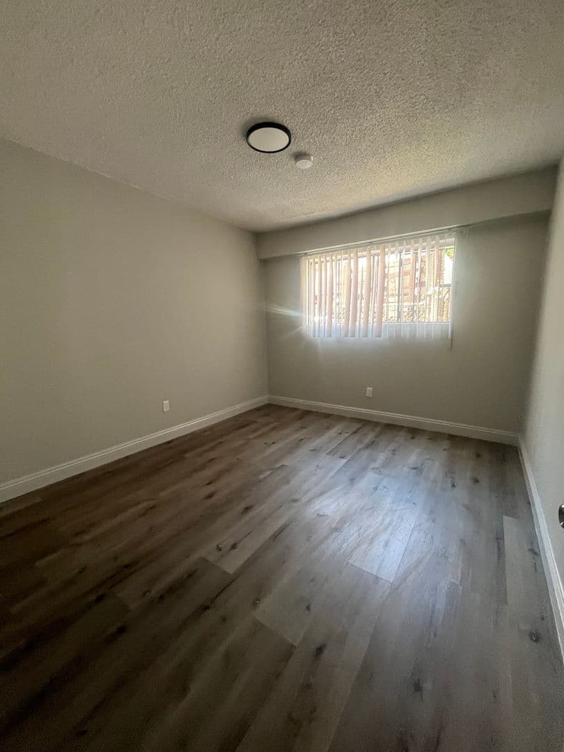 Los Angeles Apartment: 609 W. 94th Street