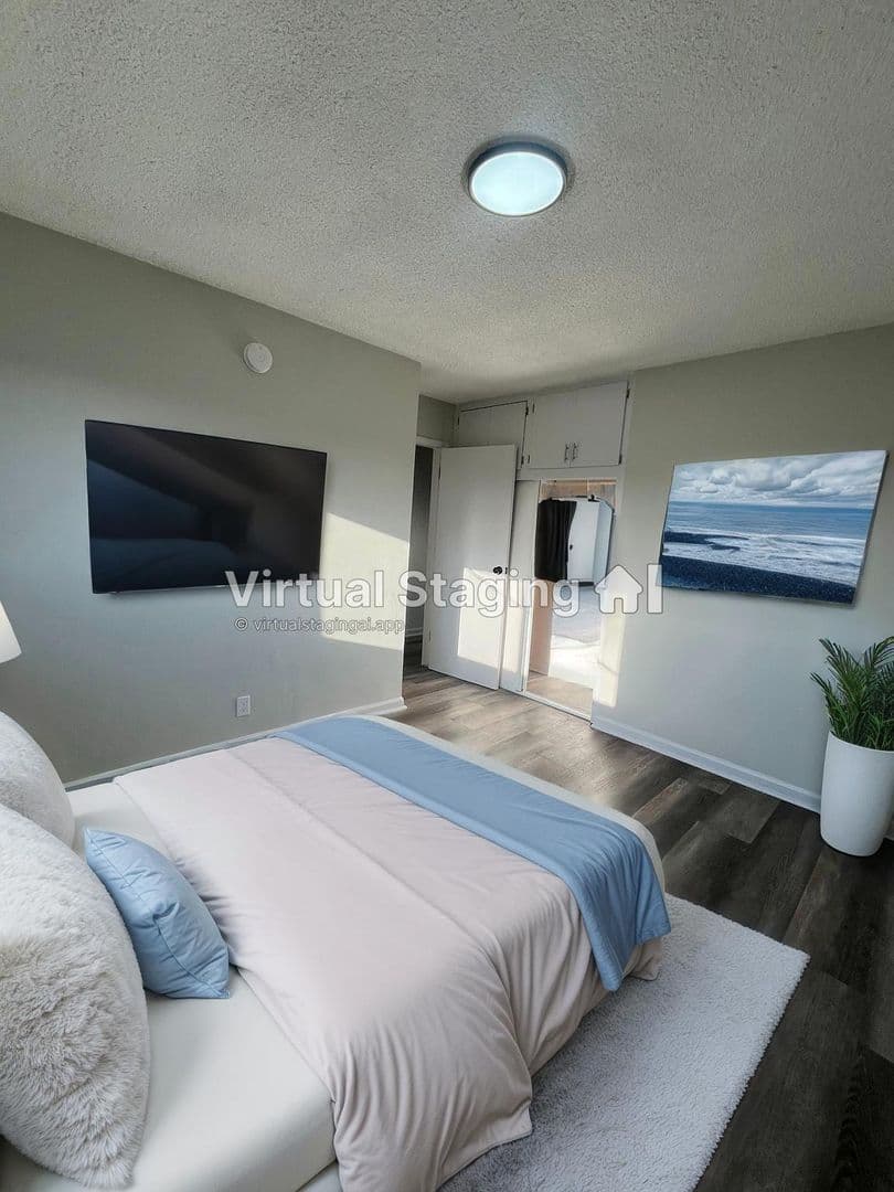 Los Angeles Apartment: 1324 W. 93rd Street