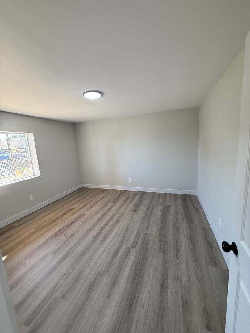 Los Angeles Apartment: 1443 W. 105th Street