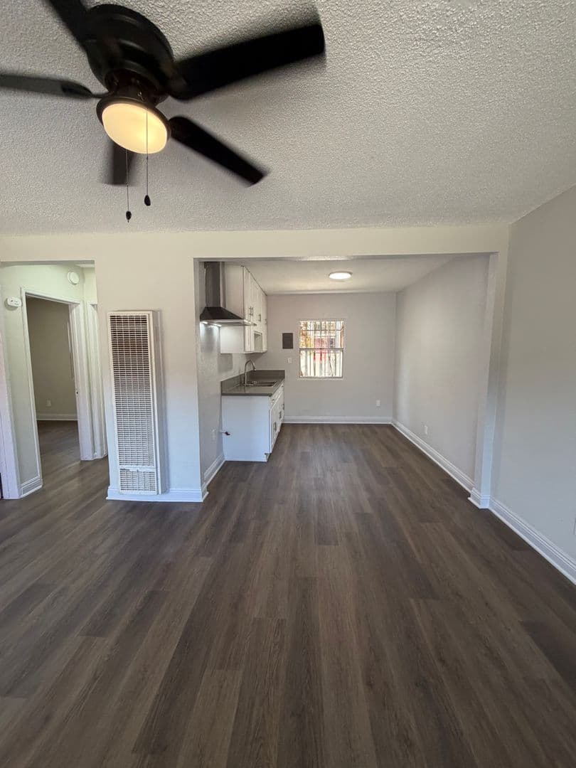 Los Angeles Apartment: 1338 W. 57th Street