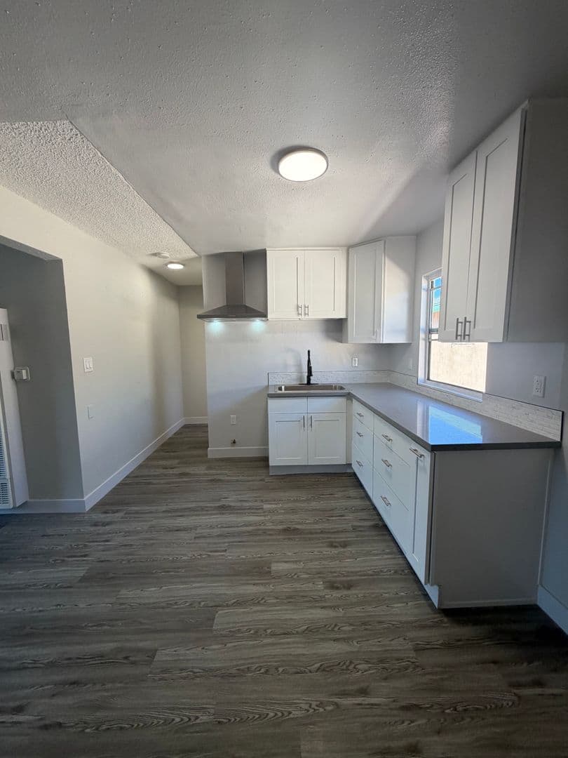 Los Angeles Apartment: 7830 S. Western Avenue