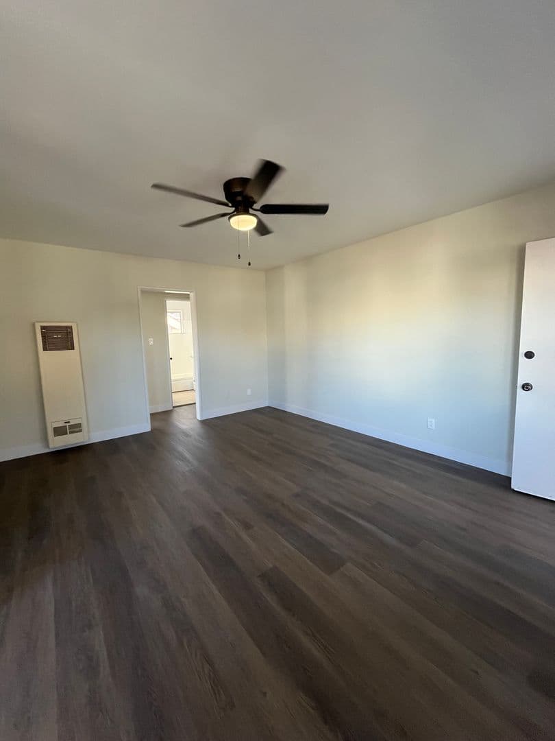 Los Angeles Apartment: 3965 S. Normandie Avenue