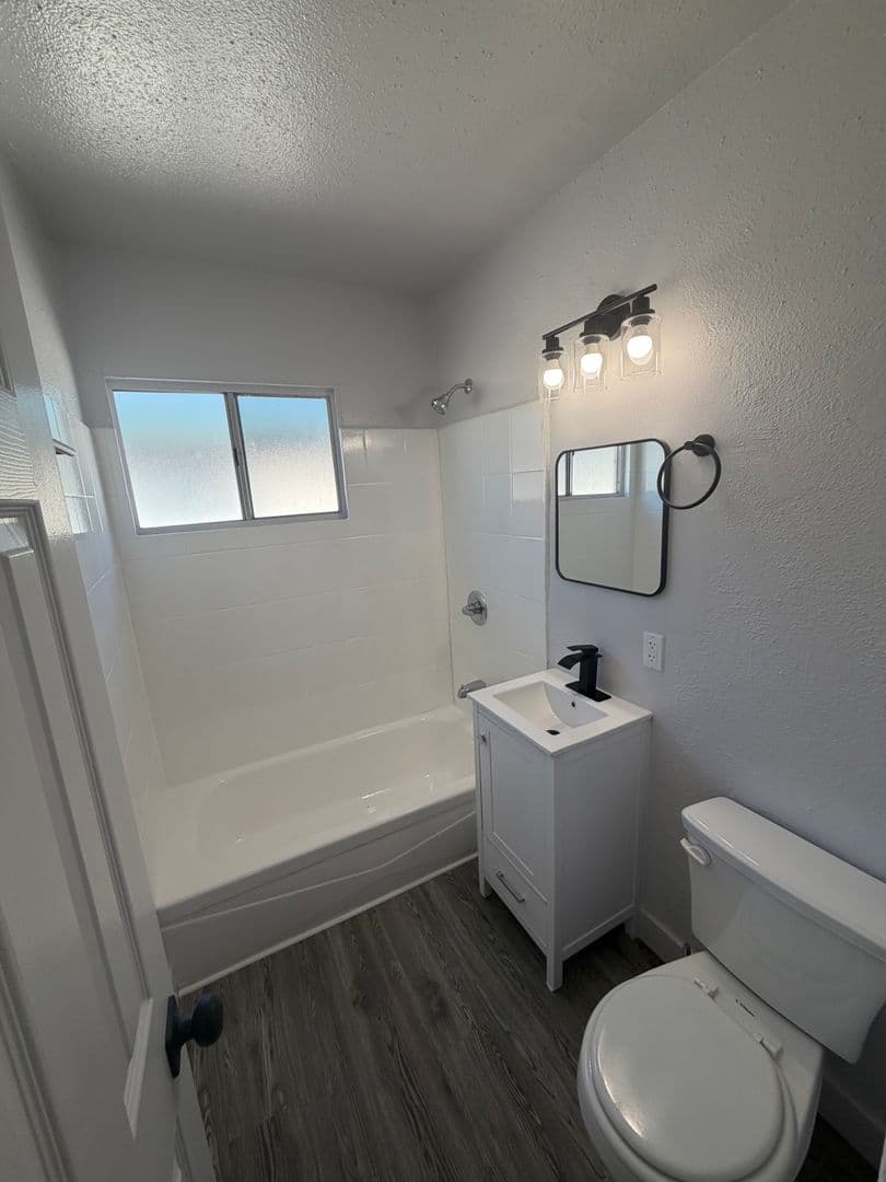 Los Angeles Apartment: 7830 S. Western Avenue