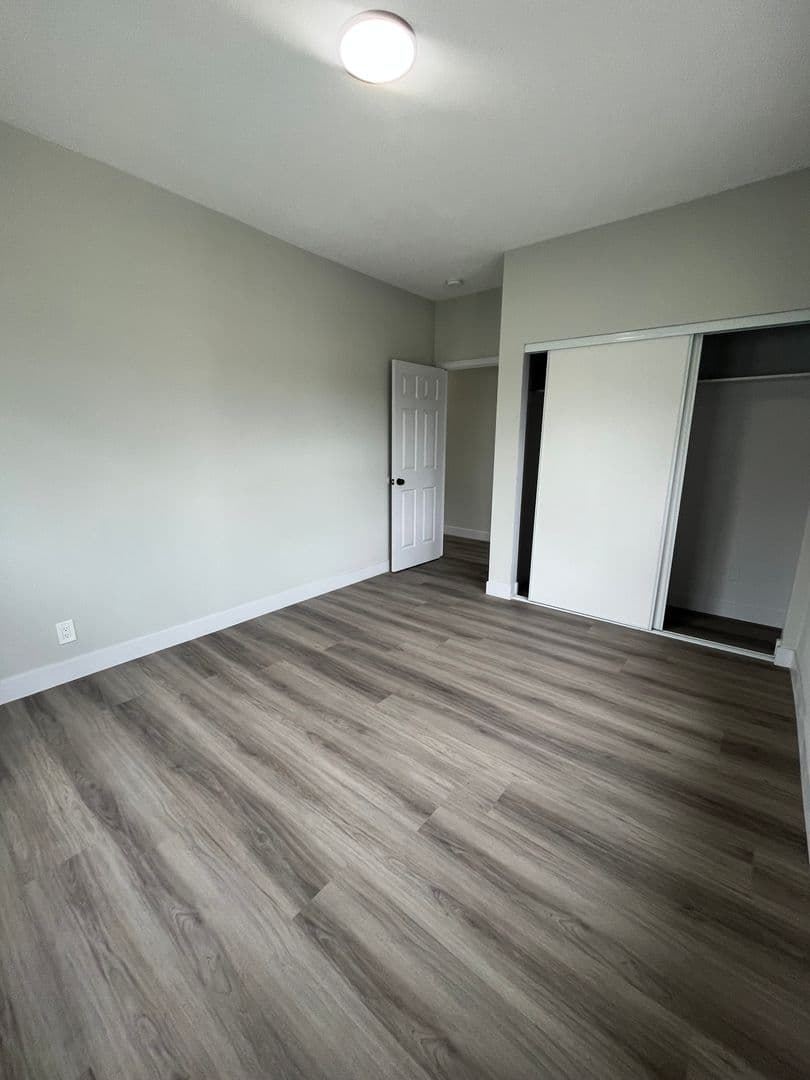 Los Angeles Apartment: 611 W. 46th Street