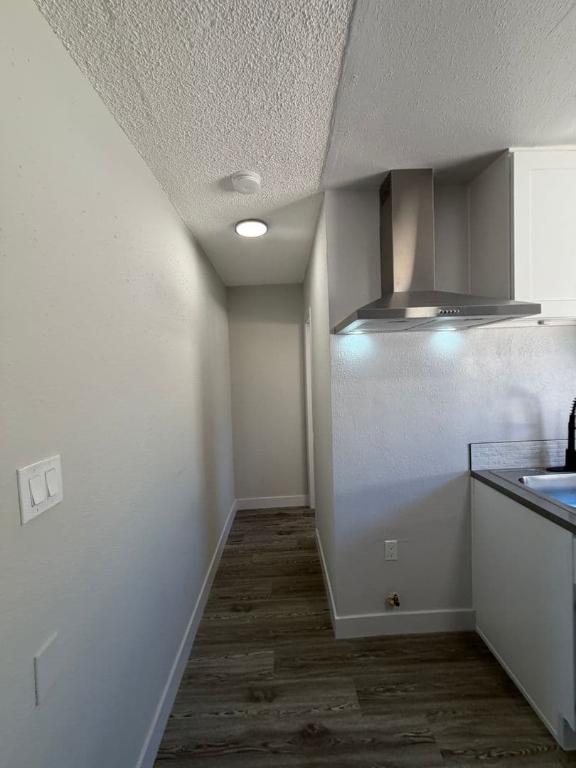 Los Angeles Apartment: 7830 S. Western Avenue