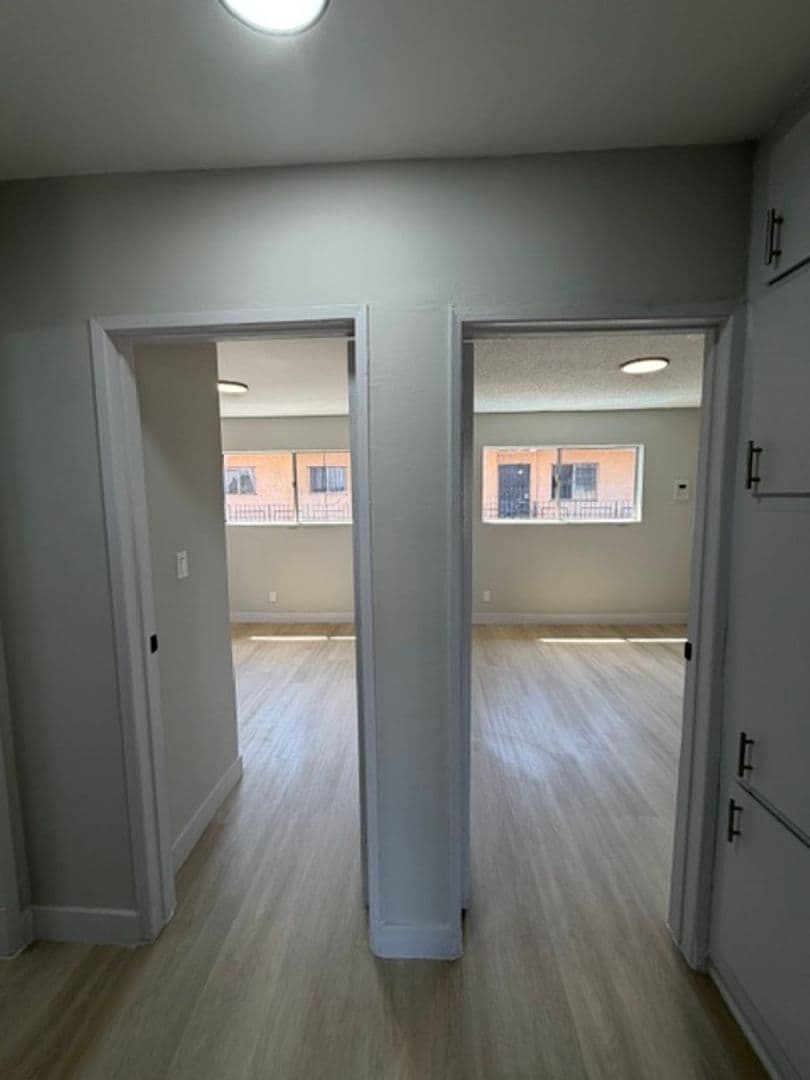 Los Angeles Apartment: 600 W. 93rd Street