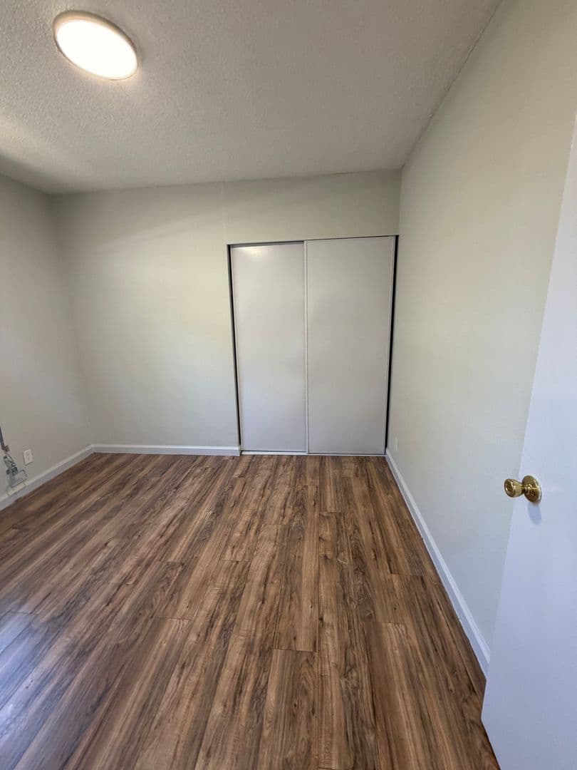 Los Angeles Apartment: 1338 W. 57th Street