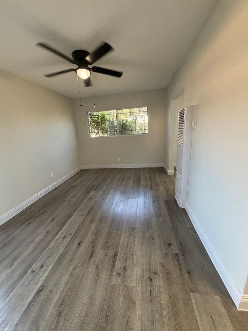 Los Angeles Apartment: 7843 S. Towne Avenue