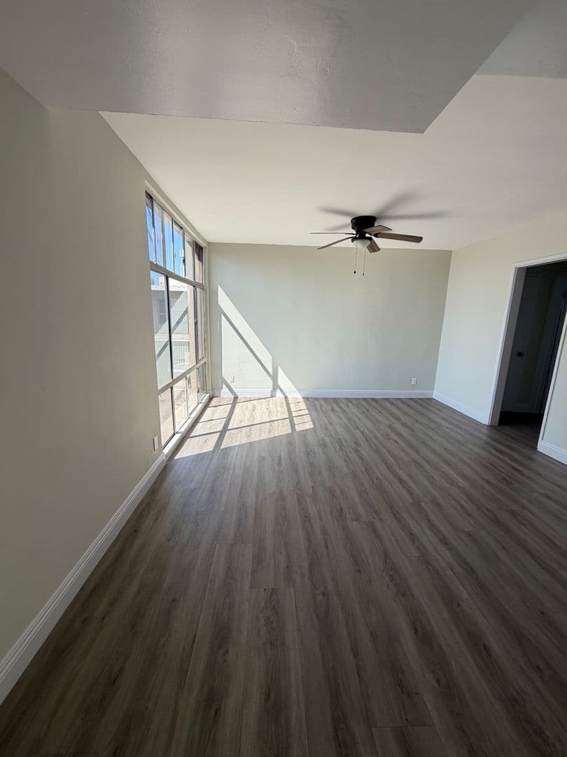 Los Angeles Apartment: 3800 W. 27th Street