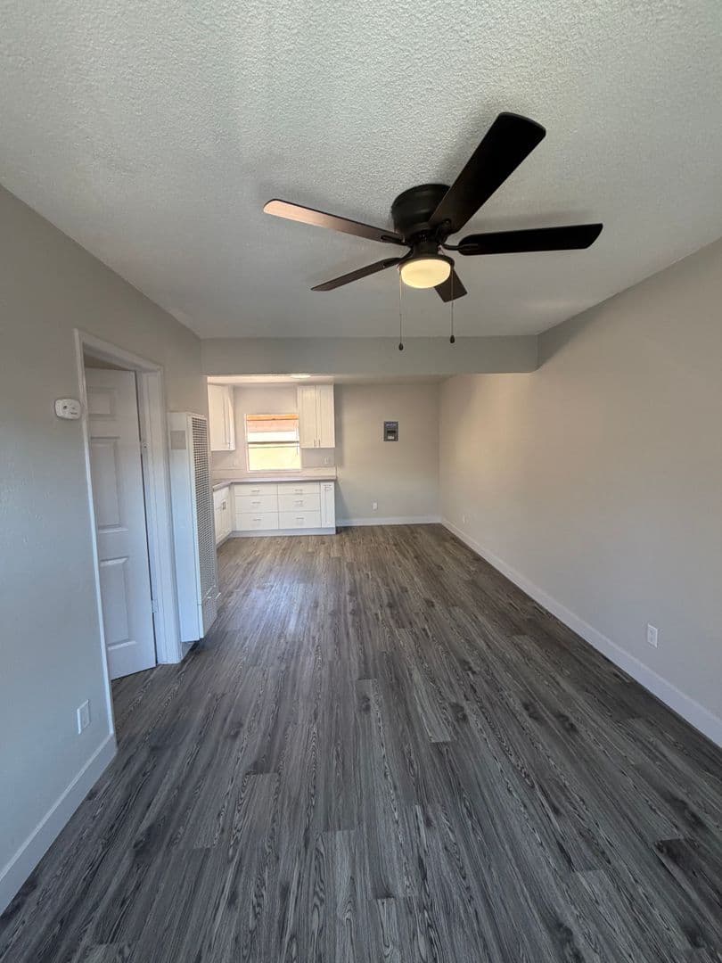 Los Angeles Apartment: 7830 S. Western Avenue