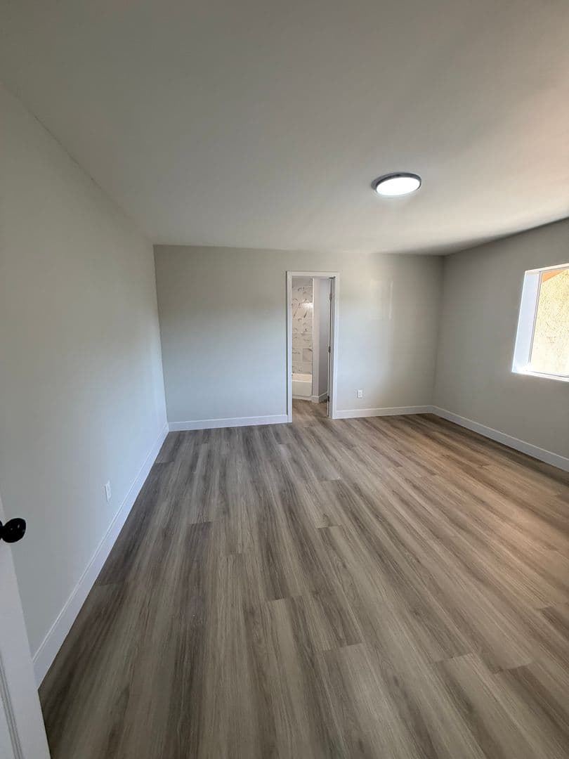 Los Angeles Apartment: 1443 W. 105th Street