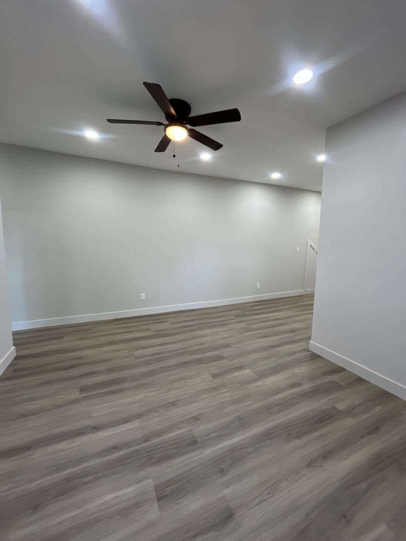 Los Angeles Apartment: 611 W. 46th Street