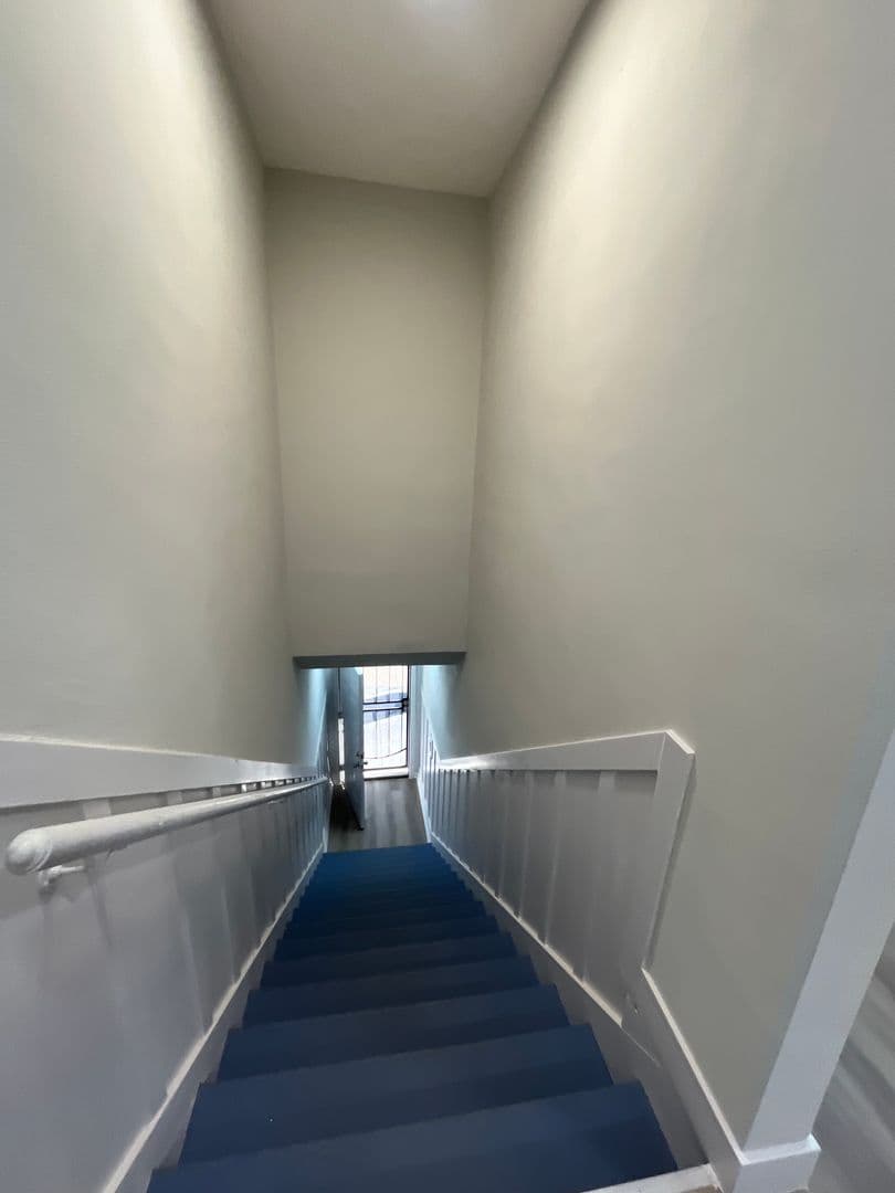 Los Angeles Apartment: 611 W. 46th Street