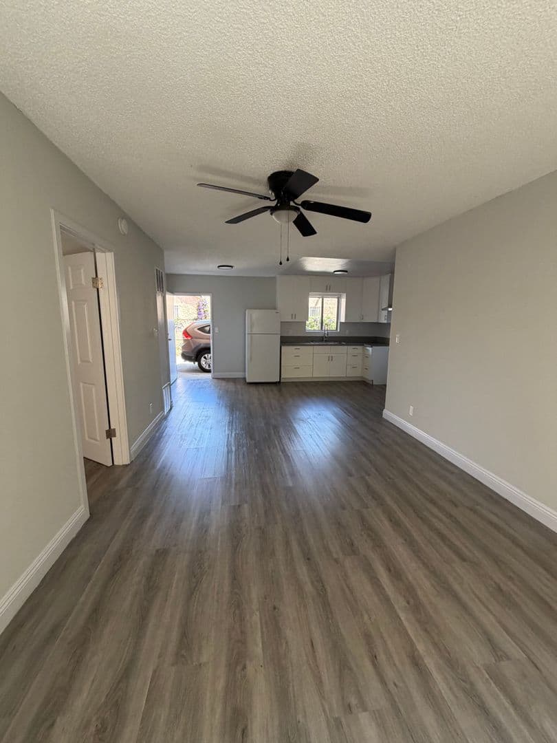 Los Angeles Apartment: 2508 S. West View Street