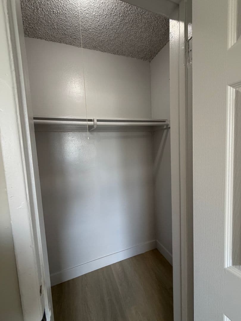 Los Angeles Apartment: 609 W. 94th Street