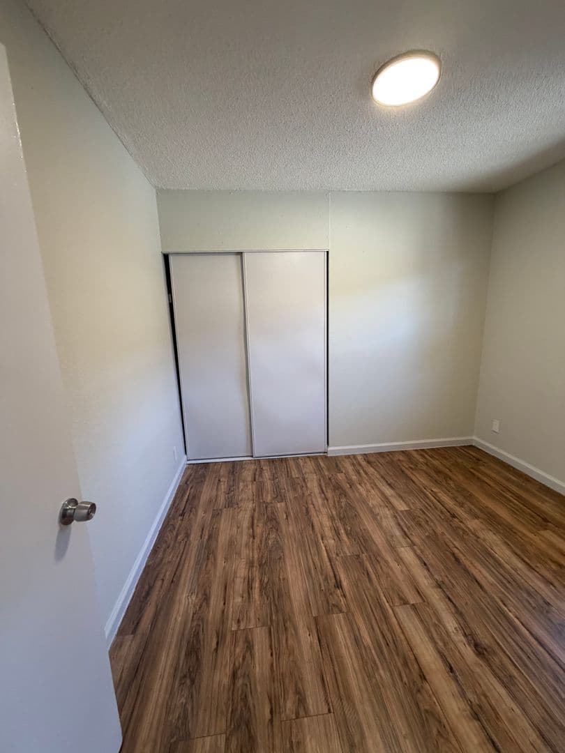 Los Angeles Apartment: 1338 W. 57th Street