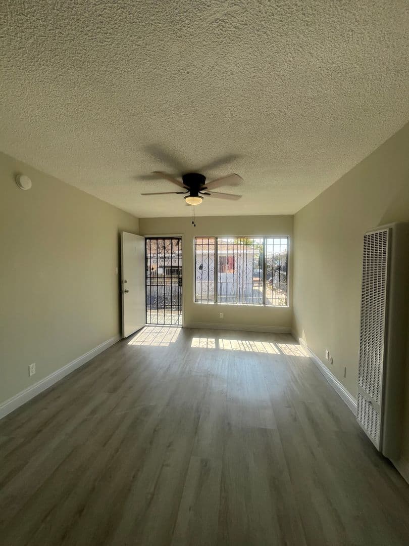 Los Angeles Apartment: 3511 W. 15th Street