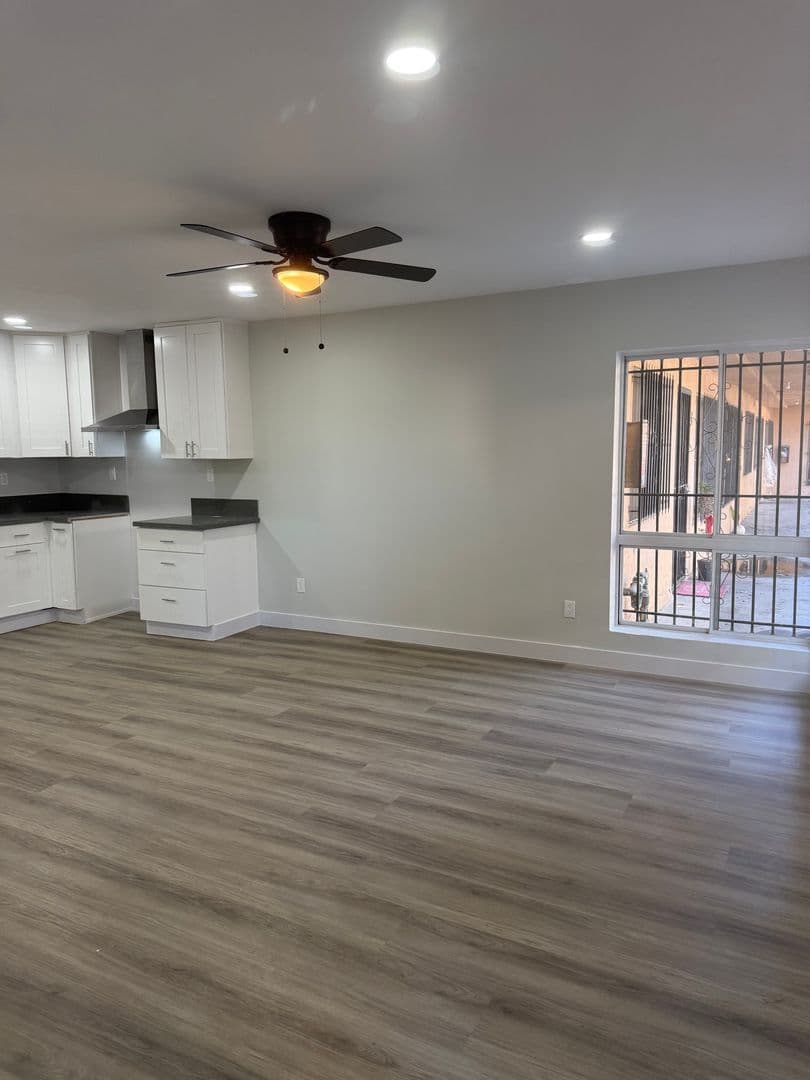 Los Angeles Apartment: 1443 W. 105th Street