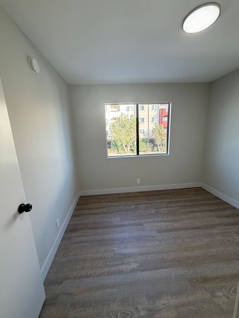 Los Angeles Apartment: 5955 S. Main Street