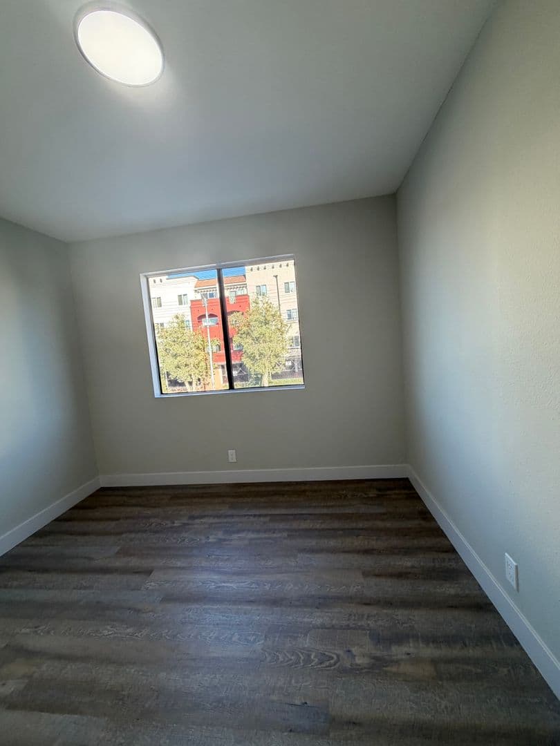 Los Angeles Apartment: 5955 S. Main Street