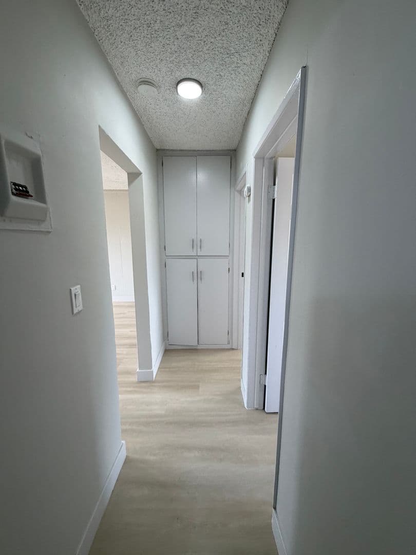 Los Angeles Apartment: 609 W. 94th Street