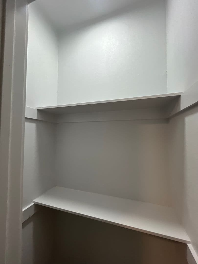 Los Angeles Apartment: 611 W. 46th Street