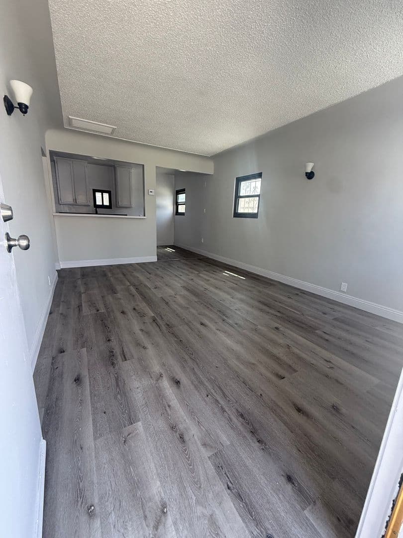 Los Angeles Apartment: 9625 S. Hoover Street