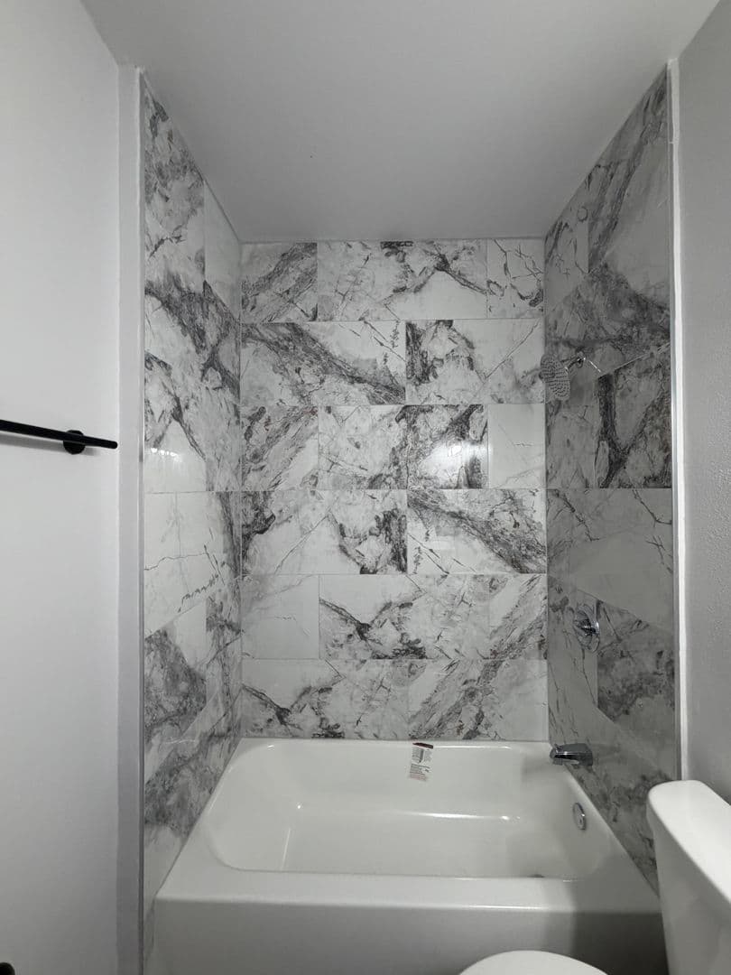 Los Angeles Apartment: 611 W. 46th Street