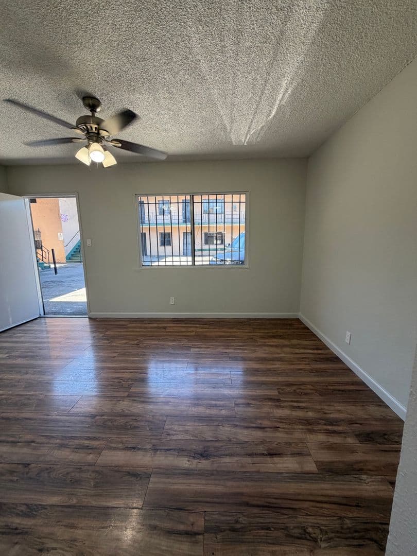 Los Angeles Apartment: 1338 W. 57th Street