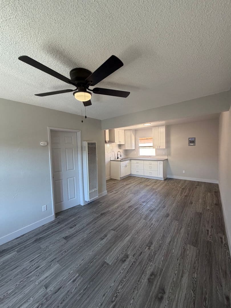Los Angeles Apartment: 7830 S. Western Avenue