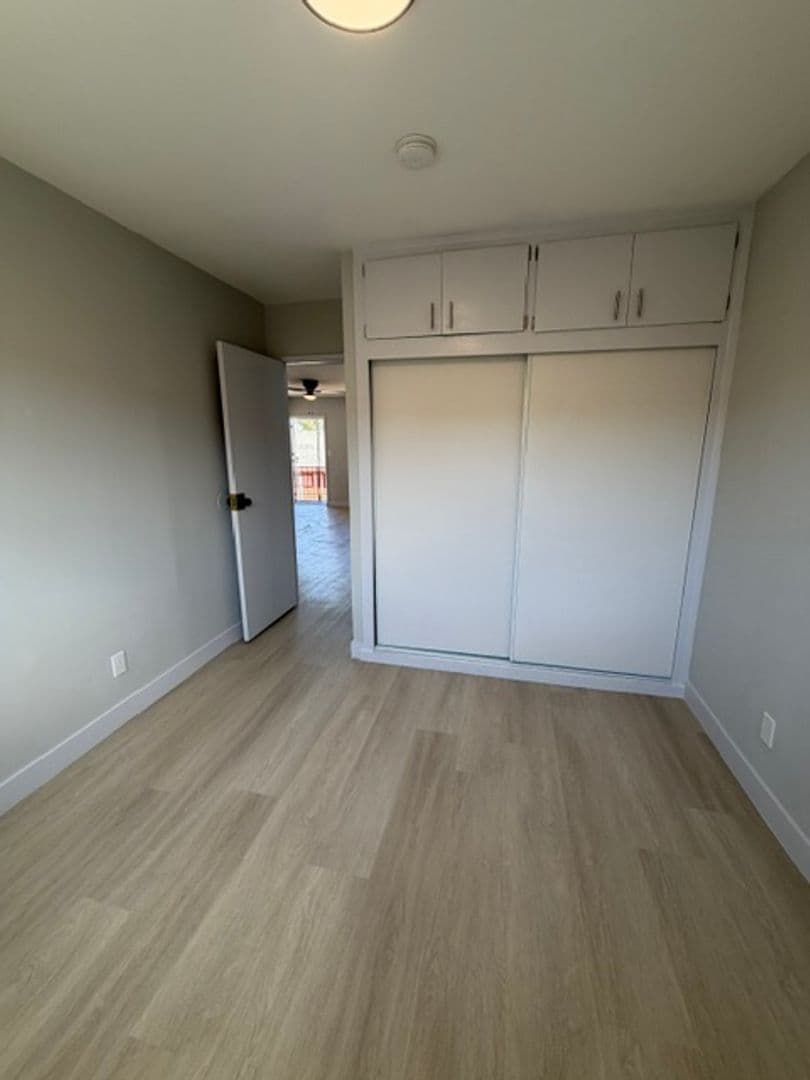 Los Angeles Apartment: 600 W. 93rd Street