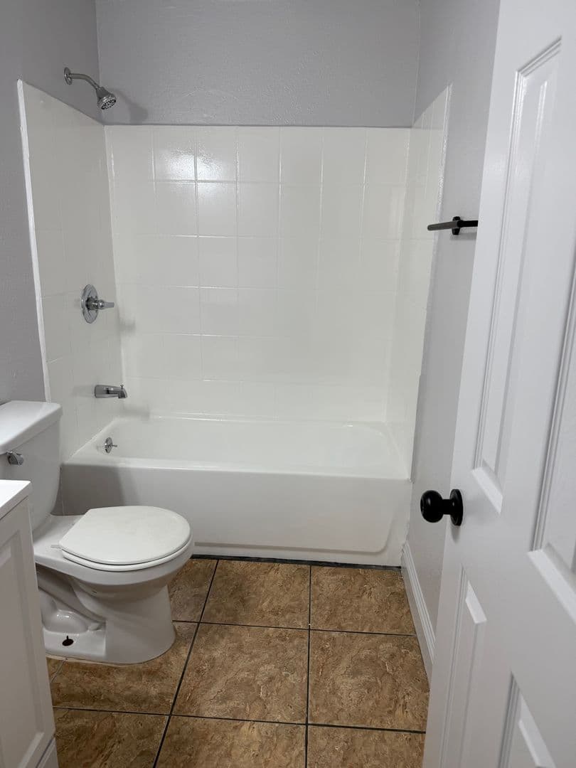 Los Angeles Apartment: 5955 S. Main Street