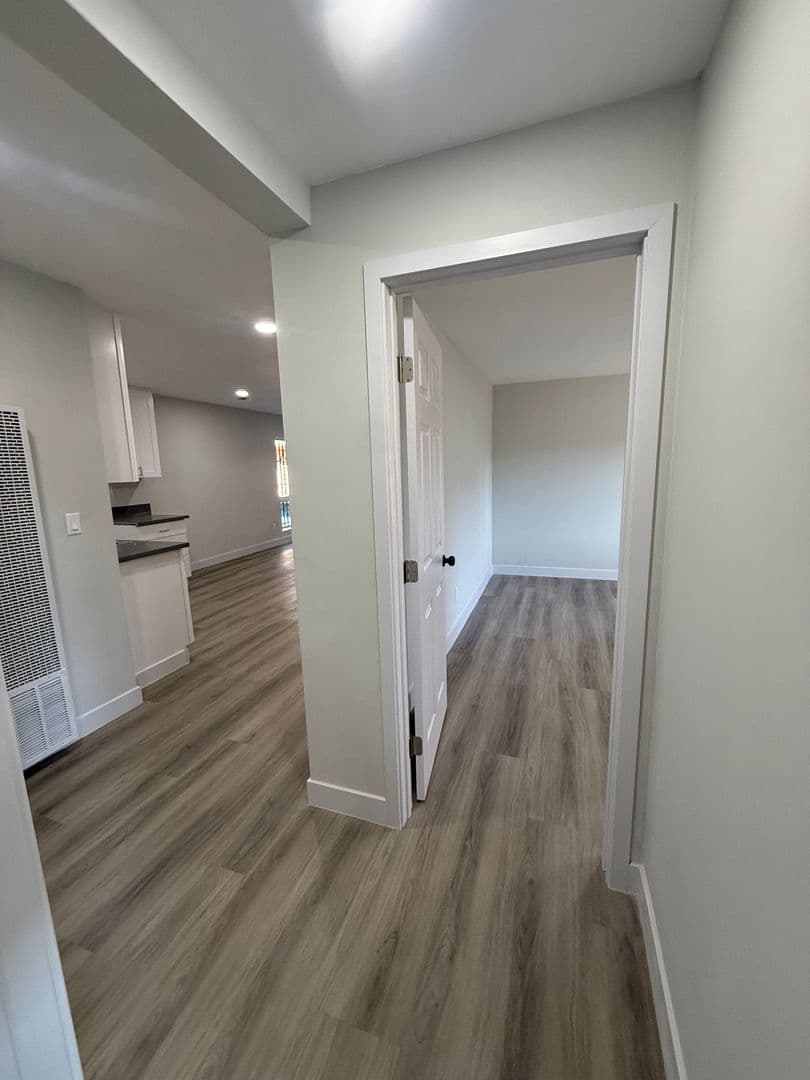 Los Angeles Apartment: 1443 W. 105th Street