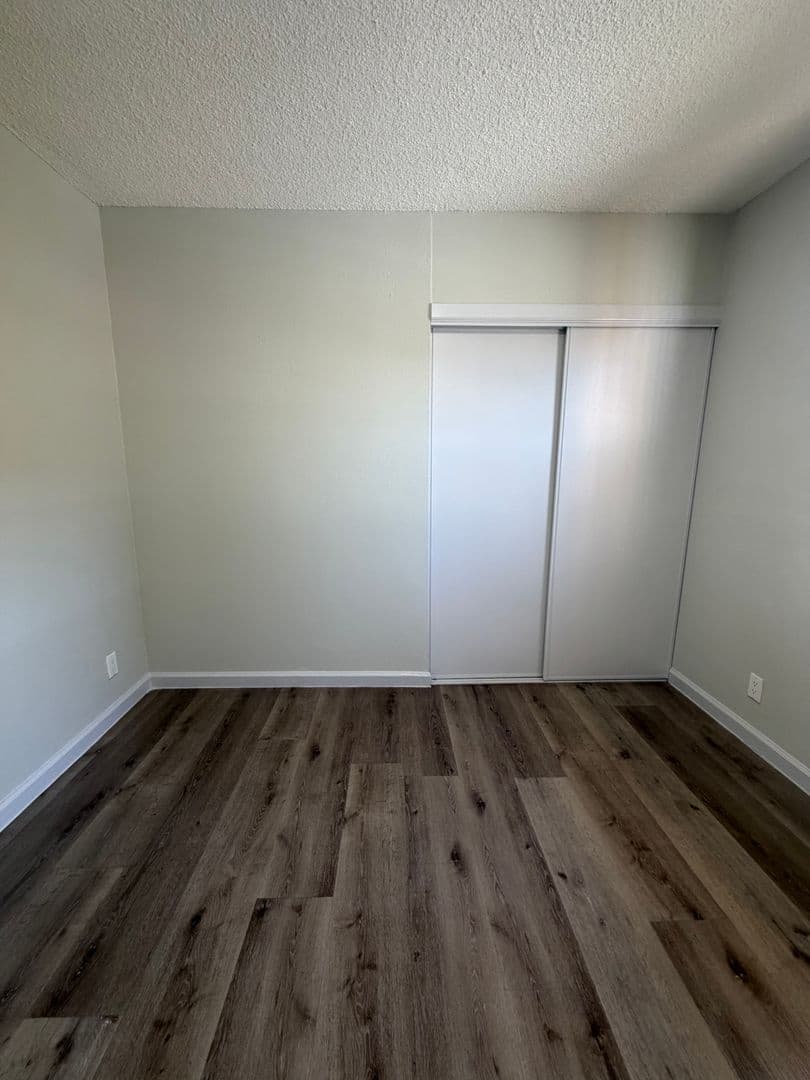 Los Angeles Apartment: 1338 W. 57th Street