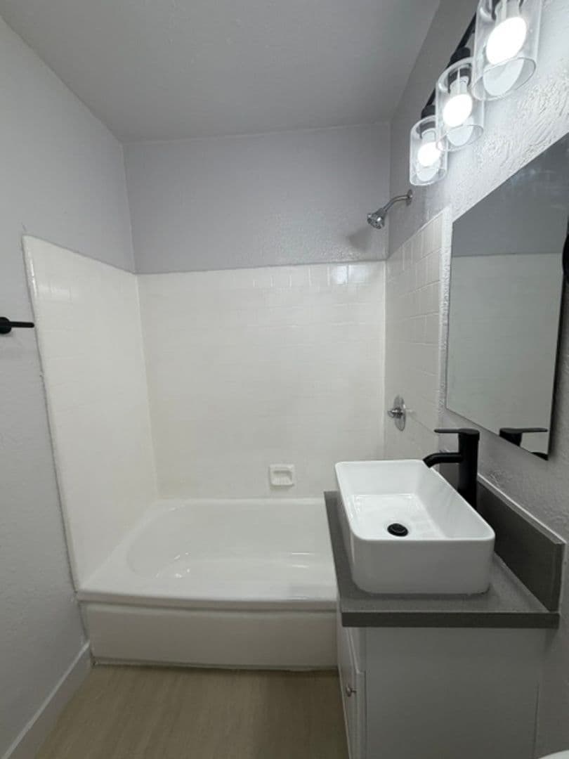 Los Angeles Apartment: 600 W. 93rd Street