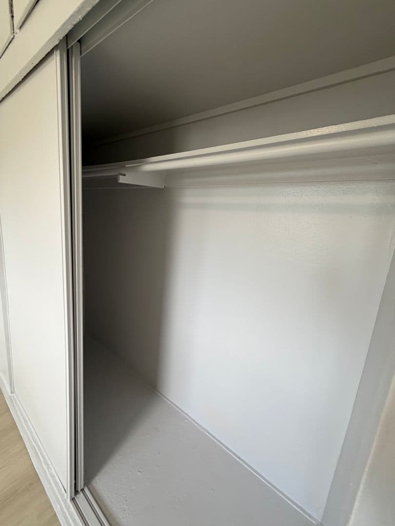 Los Angeles Apartment: 609 W. 94th Street