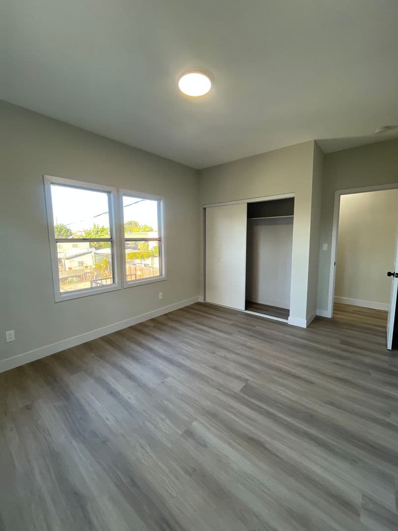 Los Angeles Apartment: 611 W. 46th Street